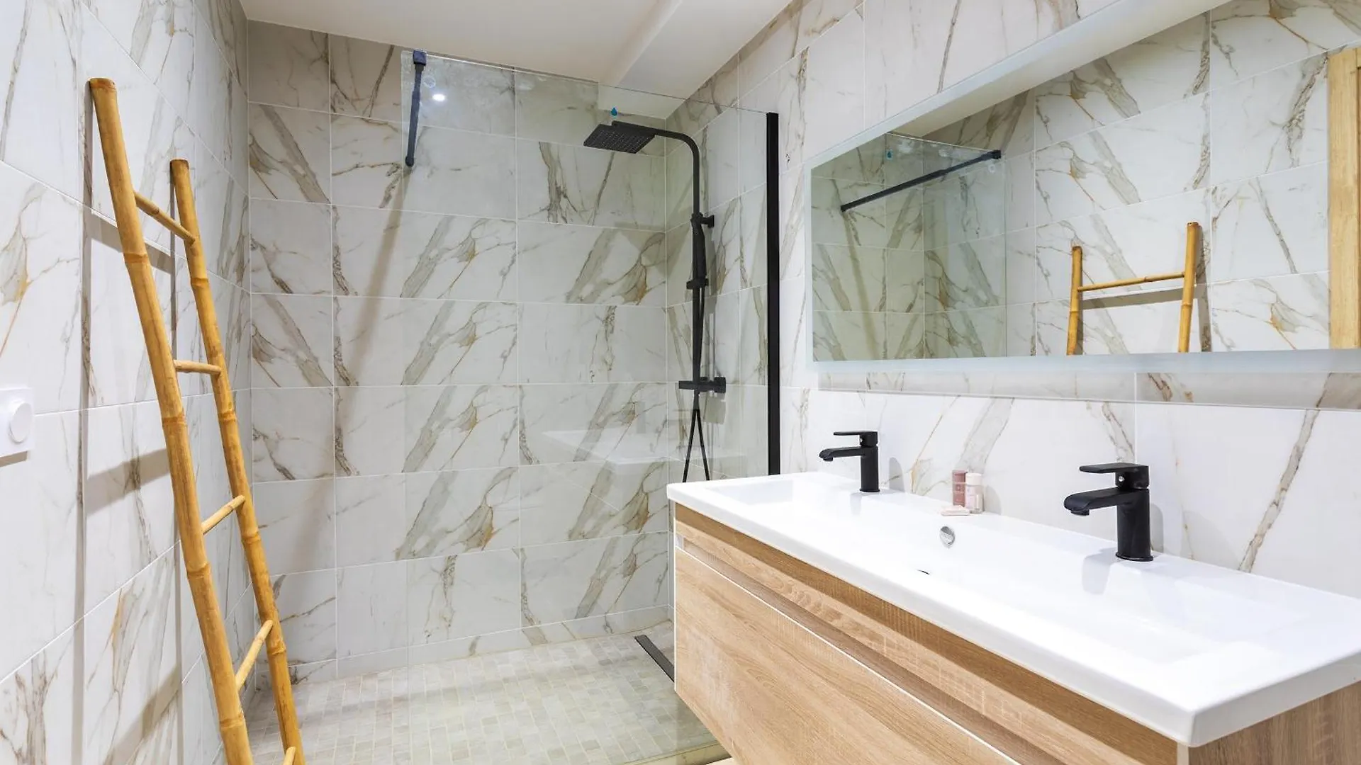 La Turbie Vista Vi4422 By Riviera Holiday Home Francia